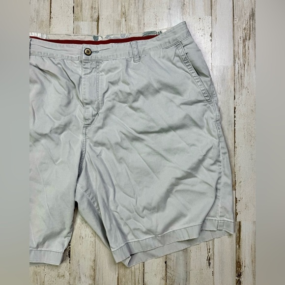 Tommy Bahama Chino Shorts Men's 40 Performance Athletic Beige - Picture 2 of 9